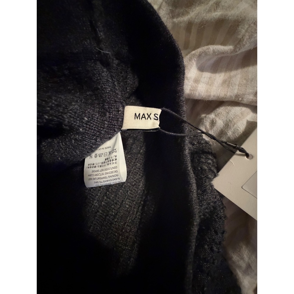 Max Simple NWT SIZE Large - Picture 8 of 14